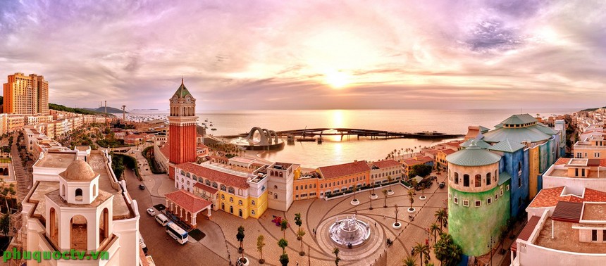 thi-tran-hoang-hon-sunset-town